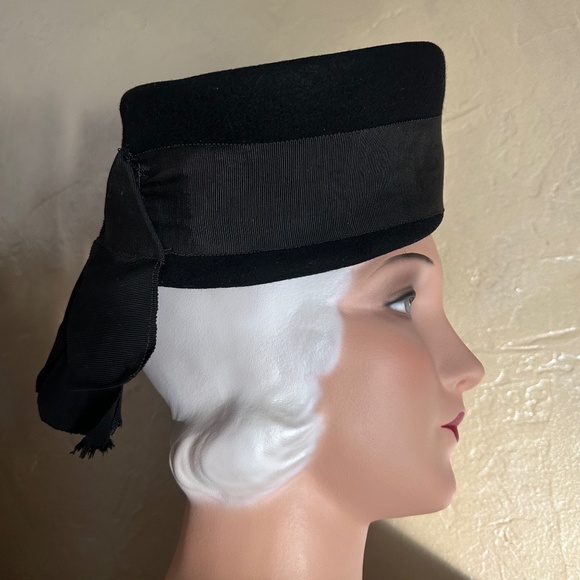 FABULOUS 1930s\' BLACK FELT \